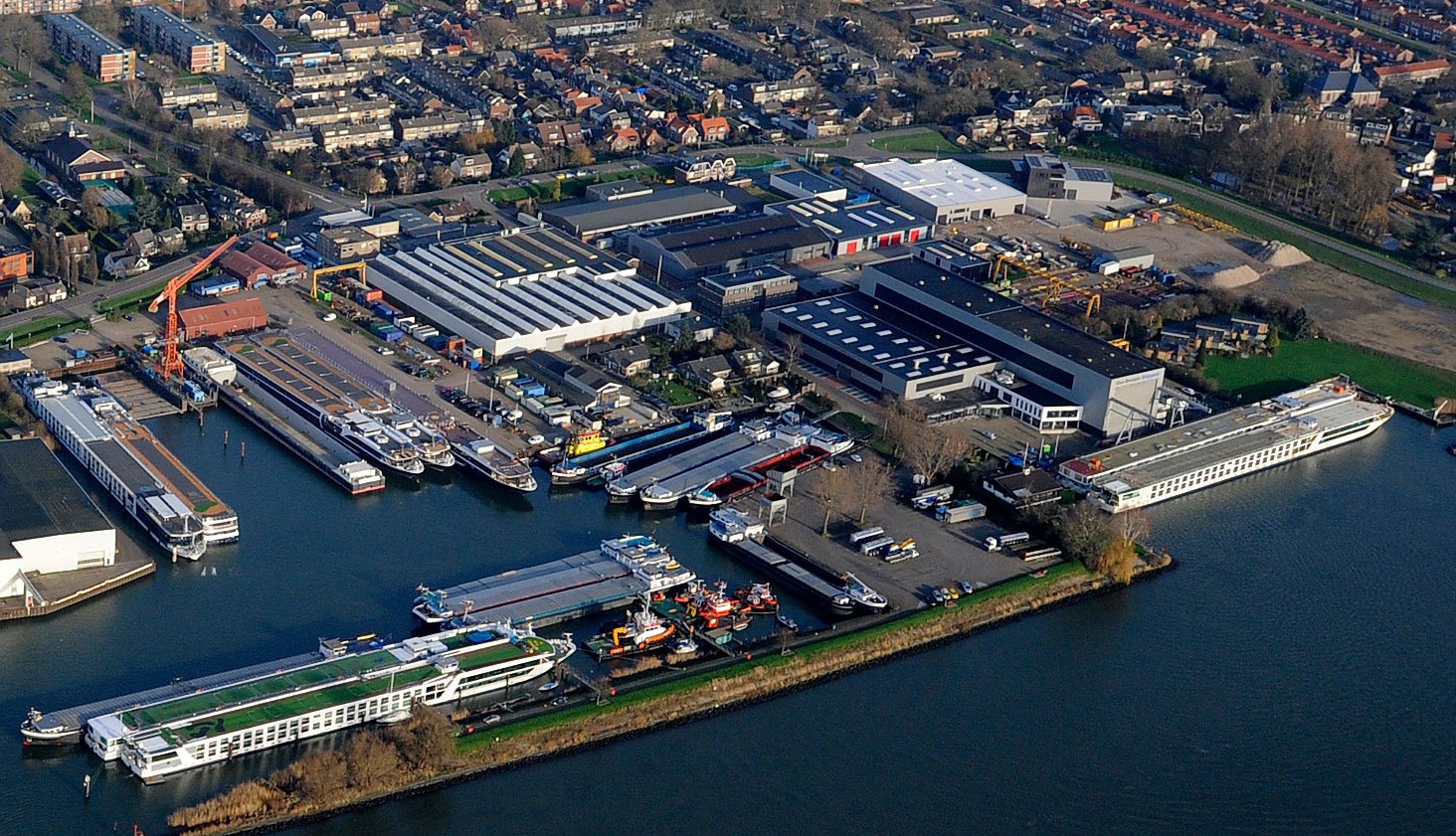 About us - Den Breejen Shipyard